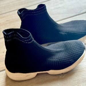 Oysho black sneakers socks style, size 39 EU (8 US)